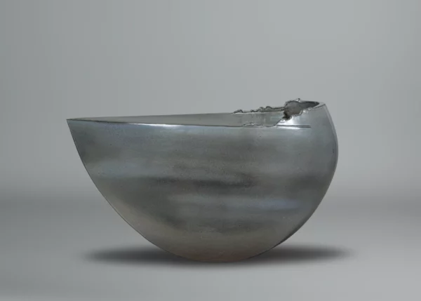 Stoneware vase in shades of grey named Autumn evening, by Akitoshi Ito