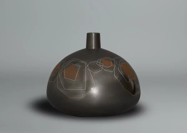 Patinated bronze vase in shiny and mat finish, inlaid with geometric motifs in silver and red bronze, by Kanamori Eiichi (1908-2001)