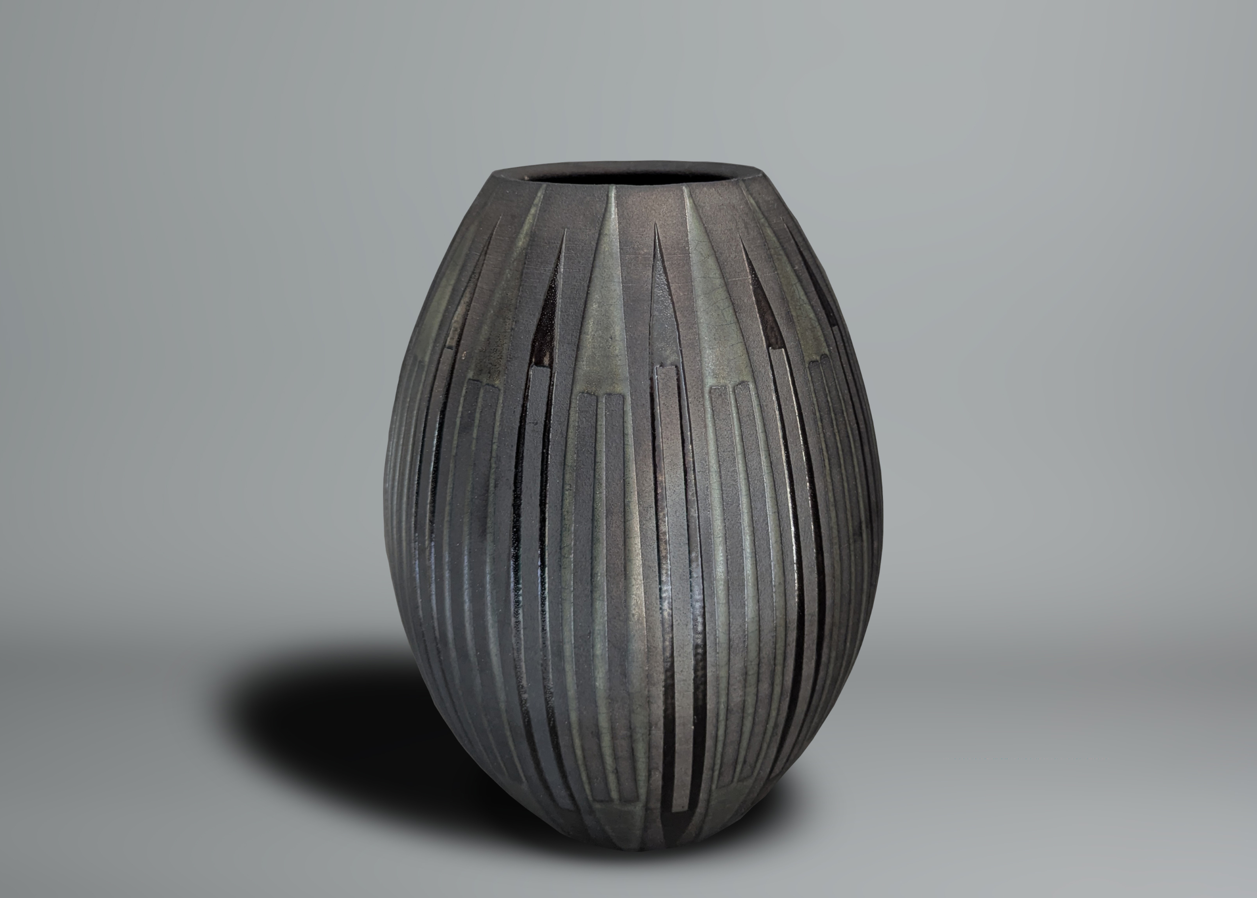 Vase en grès d’Otani par Yano Kanichi à décor vertical
